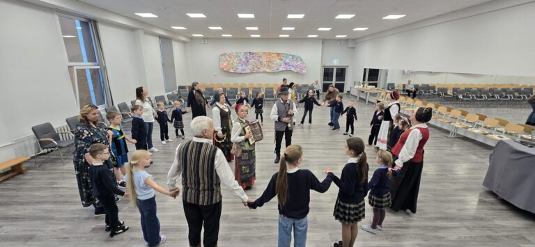 Renginys „Iš kartos į kartą“ – bendrystės, tradicijų ir kūrybos popietė Kauno Jurgio Dobkevičiaus progimnazijoje