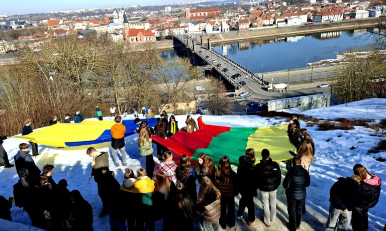 Tautiška giesmė nuo Kauno kalvų